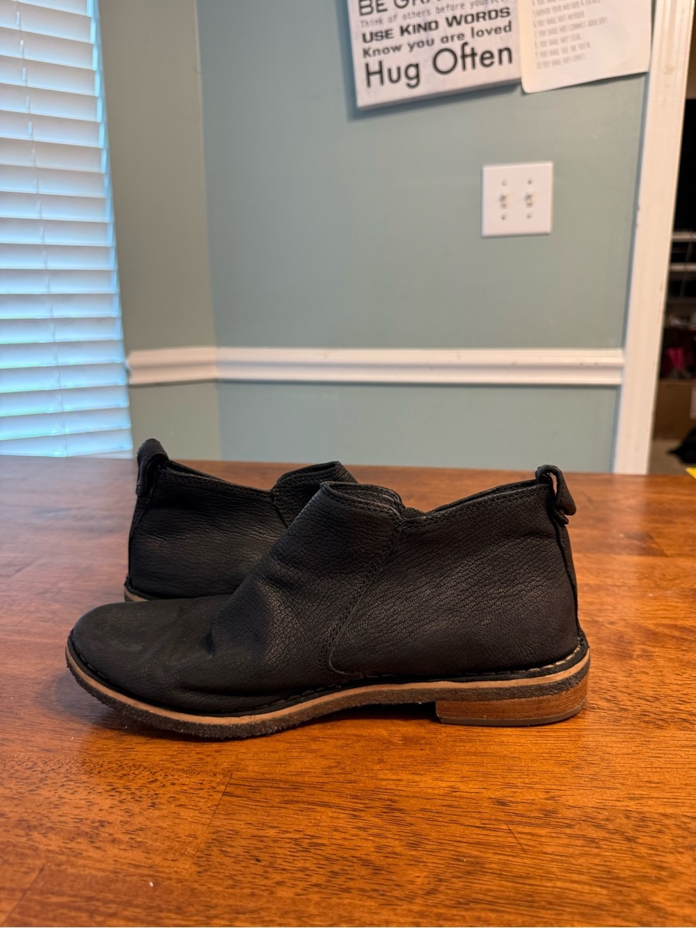 UGG Clementine Black Leather Side-Zip Ankle Boots Women's Size 9.5 chukka - Picture 3 of 12